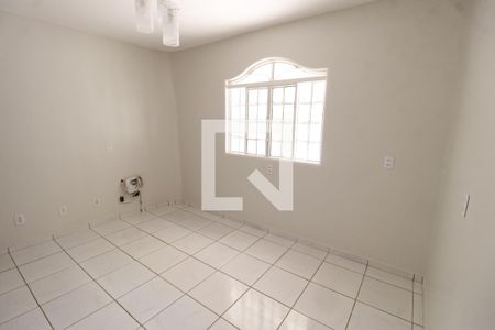 Sala de casa para alugar com 4 quartos, 90m² em Taguatinga Norte, Brasília