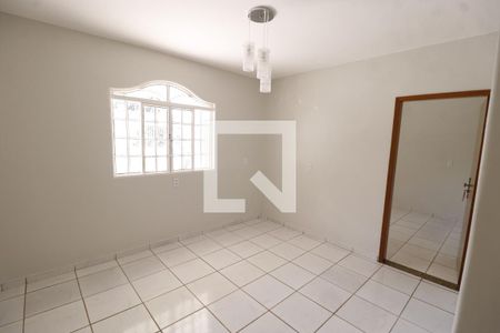 Sala de casa para alugar com 4 quartos, 250m² em Taguatinga Norte, Brasília