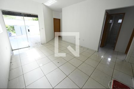 Sala de casa para alugar com 3 quartos, 120m² em Residencial Recanto do Bosque, Goiânia