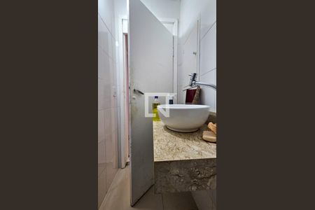Lavabo de casa para alugar com 4 quartos, 208m² em Interlagos, São Paulo