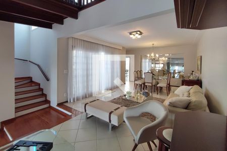 Casa de condomínio à venda com 300m², 4 quartos e 3 vagasSala de Estar