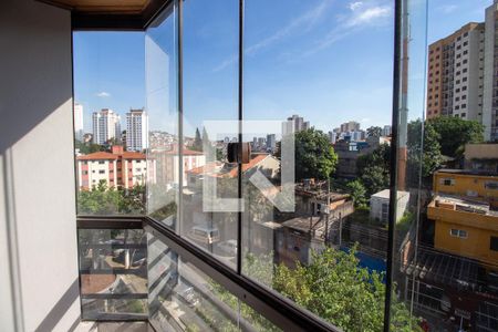 Sala / Varanda de apartamento à venda com 2 quartos, 50m² em Vila Carmosina, São Paulo