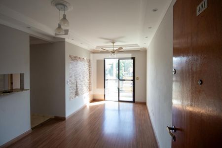 Sala  de apartamento à venda com 2 quartos, 50m² em Vila Carmosina, São Paulo