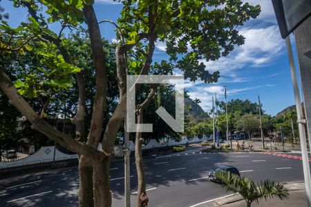 Sala vista da janela de apartamento à venda com 2 quartos, 70m² em Botafogo, Rio de Janeiro