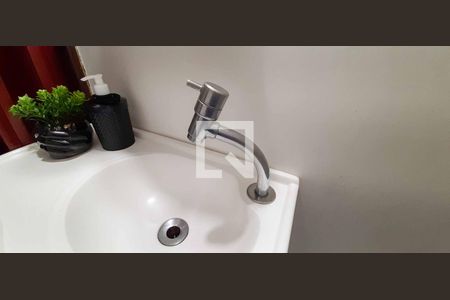 Casa à venda com 169m², 4 quartos e 2 vagas Casa à venda com 169m², 4 quartos e 2 vagasLavabo