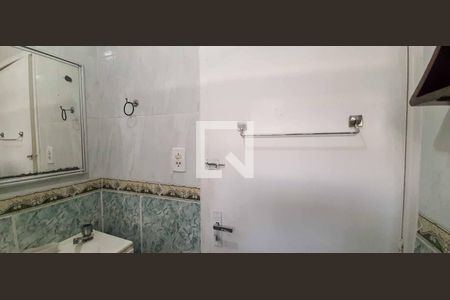 Casa à venda com 169m², 4 quartos e 2 vagas Casa à venda com 169m², 4 quartos e 2 vagasBanheiro Social