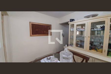 Casa à venda com 169m², 4 quartos e 2 vagas Casa à venda com 169m², 4 quartos e 2 vagasSala de Jantar