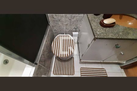 Casa à venda com 169m², 4 quartos e 2 vagas Casa à venda com 169m², 4 quartos e 2 vagasBanheiro da Suíte