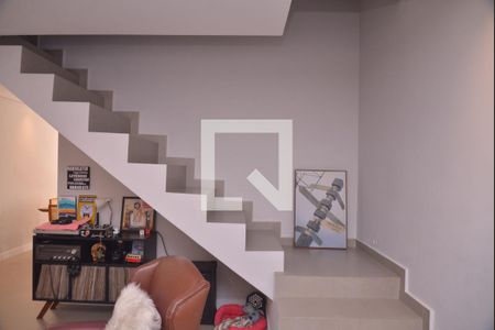 Escadas de casa à venda com 3 quartos, 160m² em Vila Lilica, Santo André