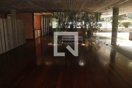 Sala 1 de casa à venda com 3 quartos, 976m² em Cidade Jardim, São Paulo