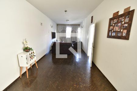 Sala de casa à venda com 4 quartos, 260m² em Centro, Campinas