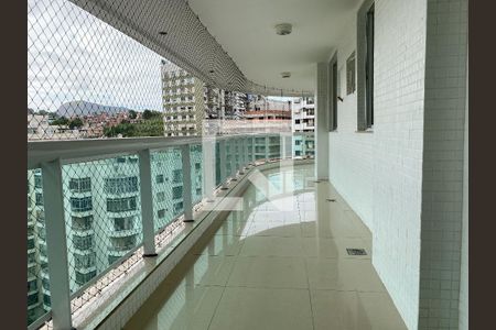 Varanda de apartamento para alugar com 3 quartos, 127m² em Icaraí, Niterói