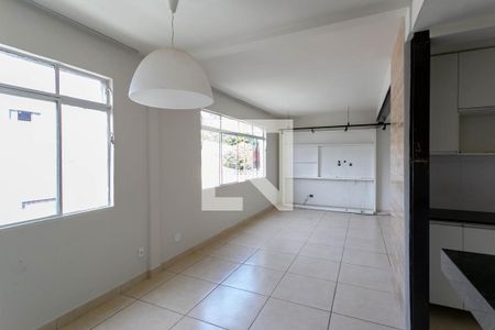 Sala de apartamento para alugar com 2 quartos, 75m² em Calafate, Belo Horizonte