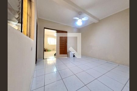 Quarto 1 de casa para alugar com 3 quartos, 250m² em Jardim Líbano, São Paulo