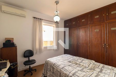 Quarto 2 de casa à venda com 3 quartos, 300m² em Cambuí, Campinas