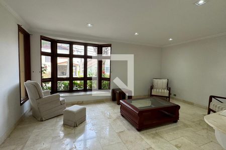 Casa de condomínio à venda com 305m², 4 quartos e 4 vagasSala