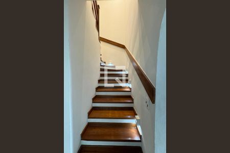 Escada de casa de condomínio à venda com 4 quartos, 305m² em Alphaville, Santana de Parnaíba