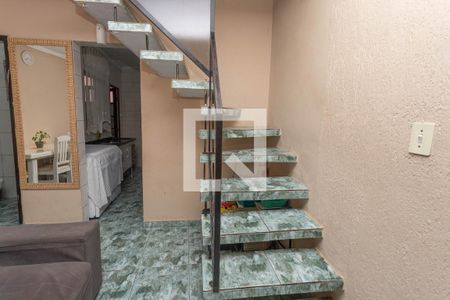 Escada  de casa à venda com 2 quartos, 128m² em Vila Nogueira, Diadema