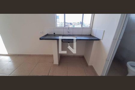 Cozinha de casa para alugar com 1 quarto, 40m² em Jardim Roberto, Osasco