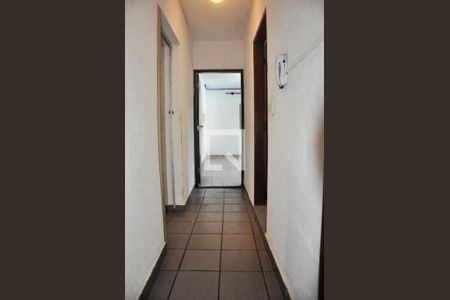 Corredor Quartos de casa para alugar com 2 quartos, 150m² em Vila Santa Maria, São Paulo