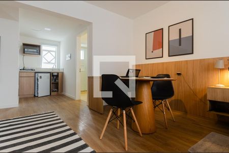 Detalhe Sala / Dormitório / Cozinha de kitnet/studio para alugar com 1 quarto, 42m² em Centro Histórico, Porto Alegre