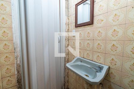 Banheiro de casa para alugar com 1 quarto, 35m² em Vila Guarani (zona Sul), São Paulo