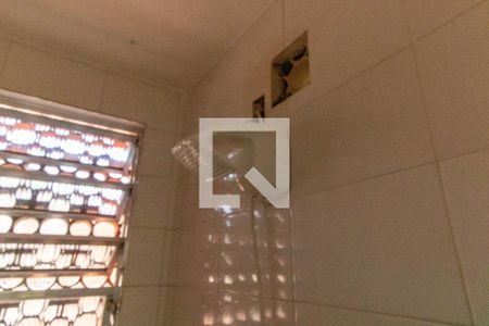 Banheiro de kitnet/studio para alugar com 1 quarto, 38m² em Centro, Niterói