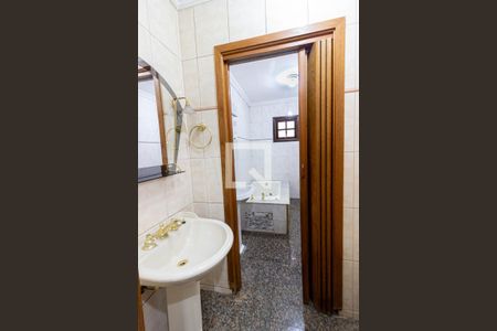 banheiro 1 de casa para alugar com 4 quartos, 300m² em Vila Amélia, Poá