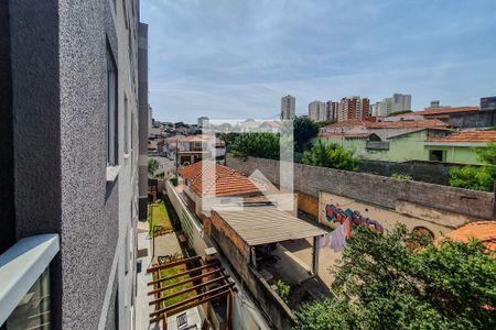 varanda vista de apartamento para alugar com 2 quartos, 45m² em Vila Monumento, São Paulo