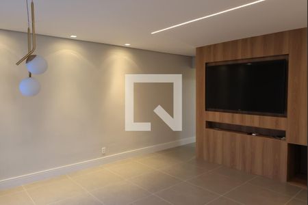 Sala de casa à venda com 4 quartos, 140m² em Moema, São Paulo