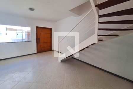 Sala de casa de condomínio para alugar com 2 quartos, 86m² em Engenho do Mato, Niterói