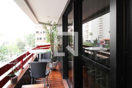 Varanda  de apartamento para alugar com 3 quartos, 148m² em Itaim Bibi, São Paulo