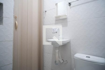 Banheiro de casa para alugar com 1 quarto, 45m² em Parque Císper, São Paulo
