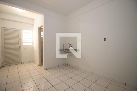 Sala/Cozinha de kitnet/studio para alugar com 1 quarto, 30m² em Taguatinga Norte (taguatinga), Brasília