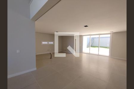 Casa à venda com 243m², 3 quartos e 2 vagasSala/cozinha