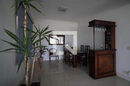 Sala de casa para alugar com 6 quartos, 336m² em Camboinhas, Niterói
