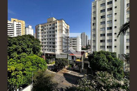 Vista de apartamento à venda com 2 quartos, 69m² em Campo Belo, São Paulo
