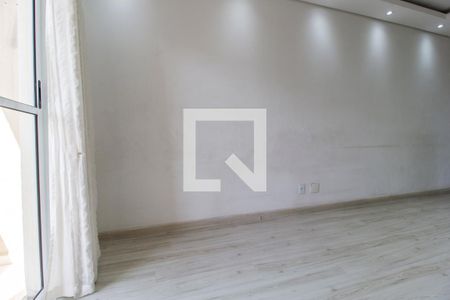 Sala de TV de apartamento para alugar com 3 quartos, 69m² em Jardim Tupanci, Barueri