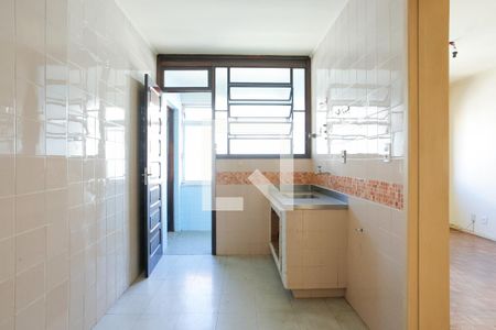 Cozinha de apartamento à venda com 3 quartos, 91m² em São João, Porto Alegre
