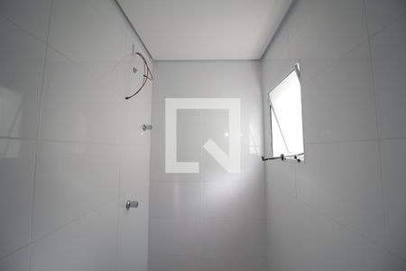 Banheiro de apartamento à venda com 1 quarto, 30m² em Vila Diva (zona Leste), São Paulo