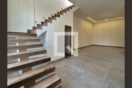 Sala de casa de condomínio à venda com 3 quartos, 260m² em Vargem Pequena, Rio de Janeiro