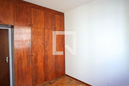 Quarto de apartamento à venda com 2 quartos, 55m² em Santo Antônio, Belo Horizonte