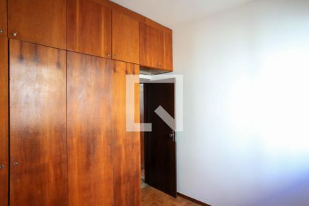 Quarto de apartamento para alugar com 2 quartos, 55m² em Santo Antônio, Belo Horizonte