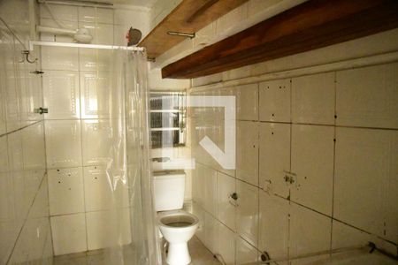 Banheiro de kitnet/studio para alugar com 1 quarto, 30m² em Parque Frondoso, Cotia