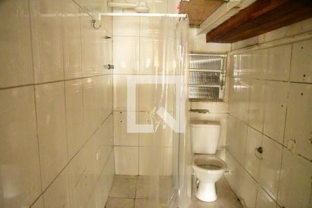 Banheiro de kitnet/studio para alugar com 1 quarto, 30m² em Parque Frondoso, Cotia