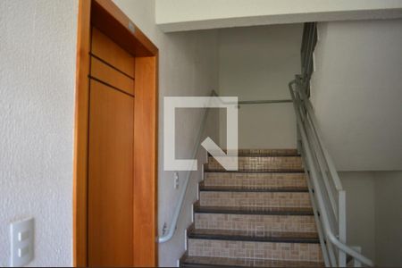 Hall de apartamento à venda com 2 quartos, 68m² em Parque Maracana, Contagem