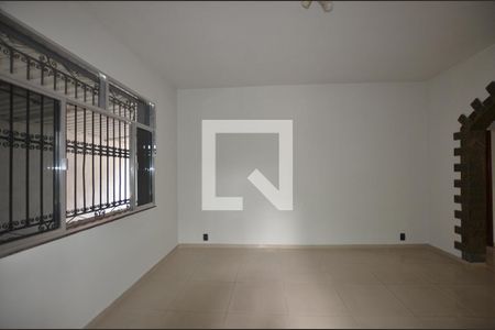 Sala de tv de casa para alugar com 5 quartos, 280m² em Penha, Rio de Janeiro