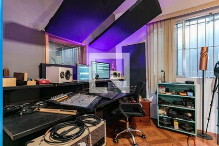 Casa para alugar com 300m², 3 quartos e 5 vagas Casa para alugar com 300m², 3 quartos e 5 vagasSala de TV