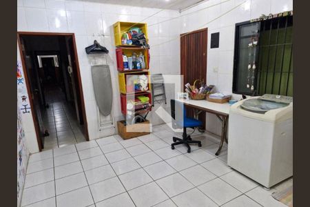 Casa à venda com 3 quartos, 230m² em Água Rasa, São Paulo