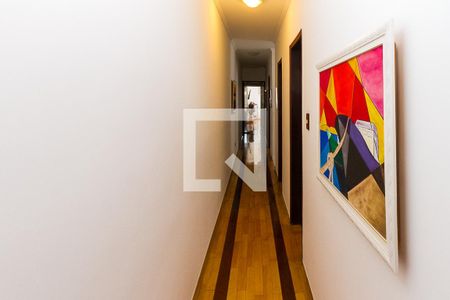 Corredor de casa à venda com 4 quartos, 156m² em Vila Lúcia, São Paulo